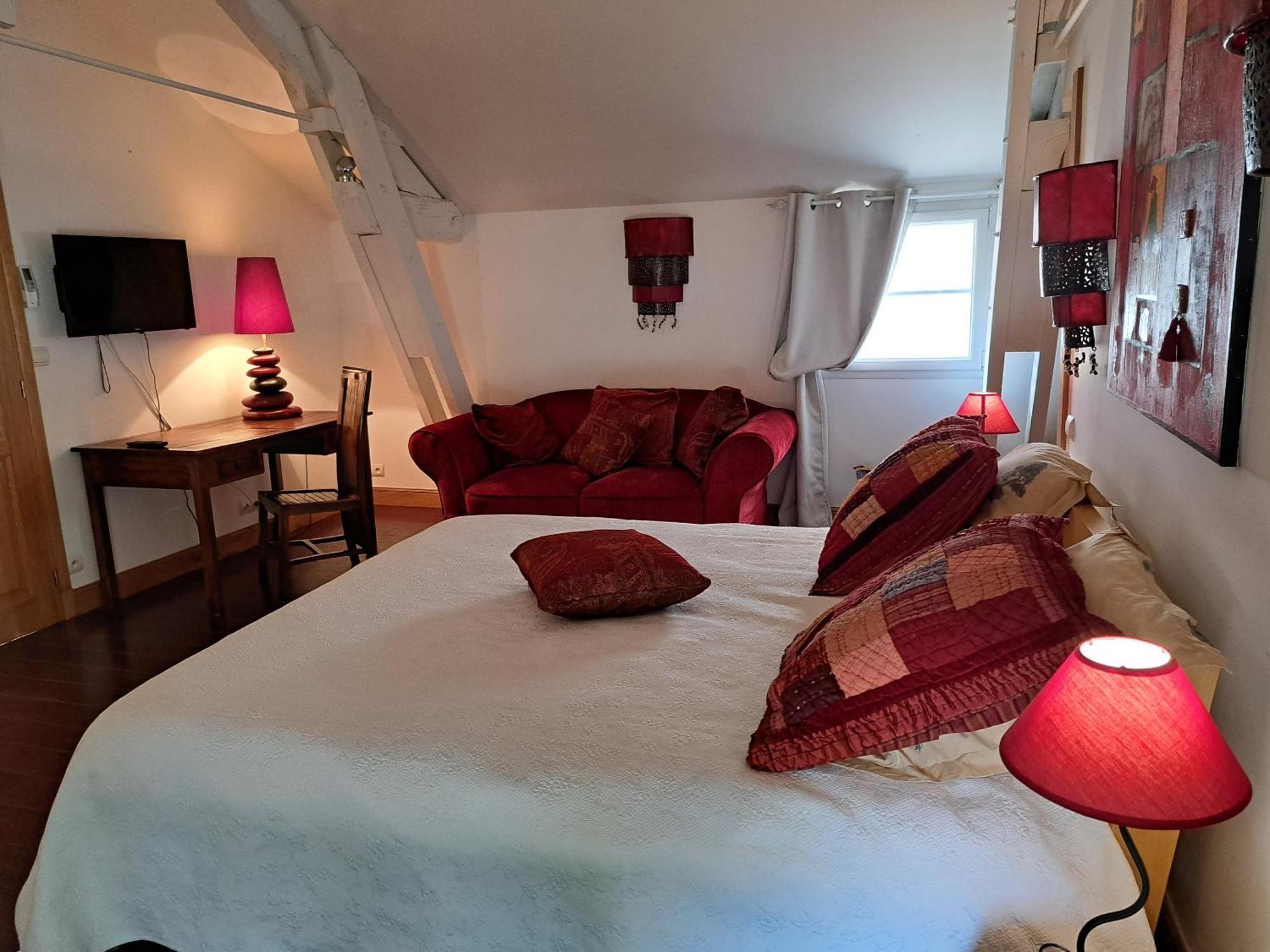 Chateau De Lussac Lussac  Room photo